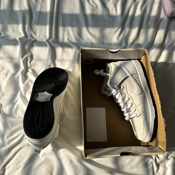 New Nike SB Dunk High × Antihero - Picture 6 of 15